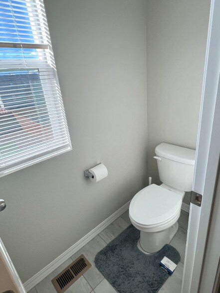 Building Photo - 10722 Rolling Mesa Dr