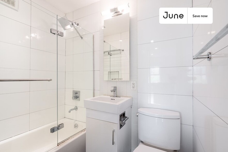 Building Photo - 491 W 22nd St