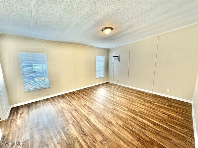 Building Photo - 1252 Henderson Creek Dr