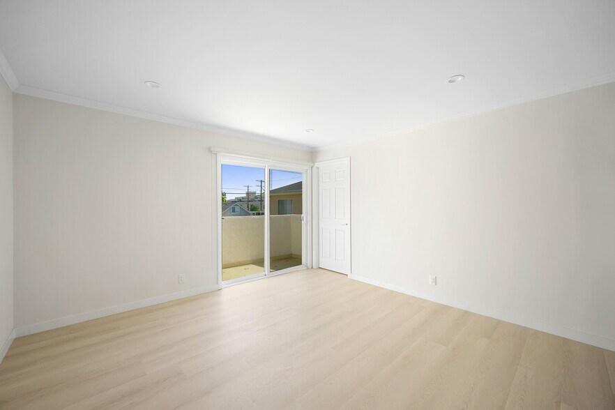 Building Photo - 5228 Auckland Ave