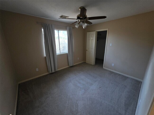 Building Photo - 4815 Knights Branch Dr