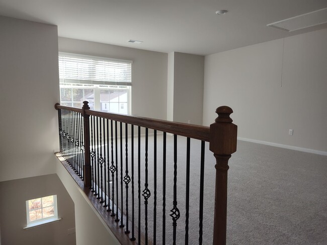 Building Photo - Move-in ready Home located in the Brightwa...