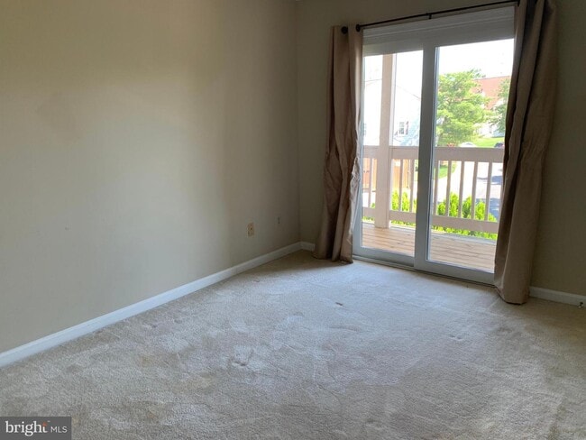 Building Photo - 6084B Essex House Square