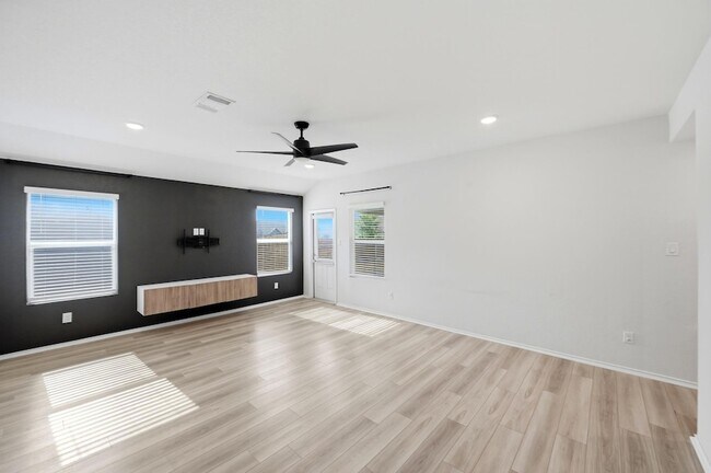 Building Photo - 1009 Marvin Wy
