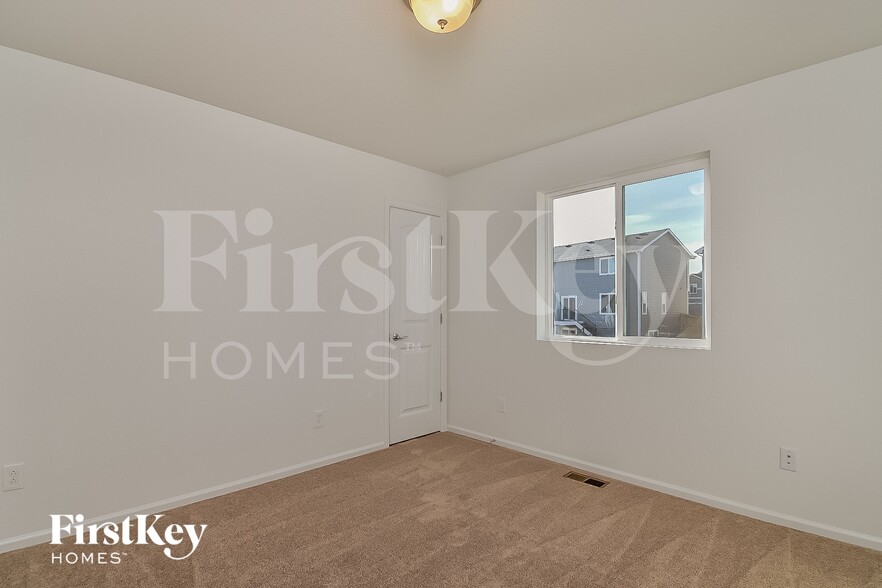 Building Photo - 10453 Luneth Dr