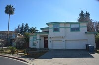 Building Photo - Antioch Golf Course area 5 bedroom, 3 bath...