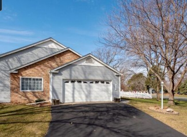 Building Photo - 5759 Donegal Dr