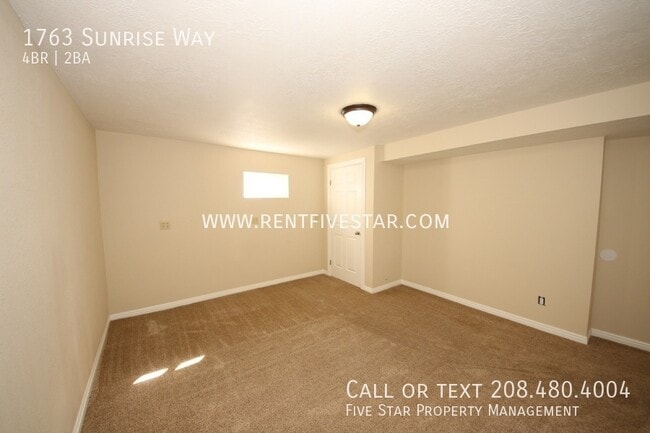 Building Photo - 1763 Sunrise Way