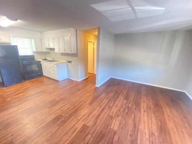 Building Photo - 2bed/1ba Apt off S Main Kannapolis close to Downtown Kannapolis & Hwy 73