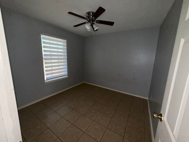 Building Photo - 311 Soria Dr