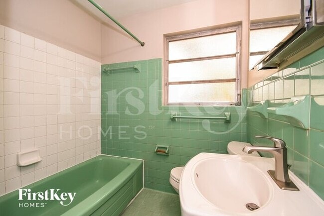 Building Photo - 3741 Culp Dr