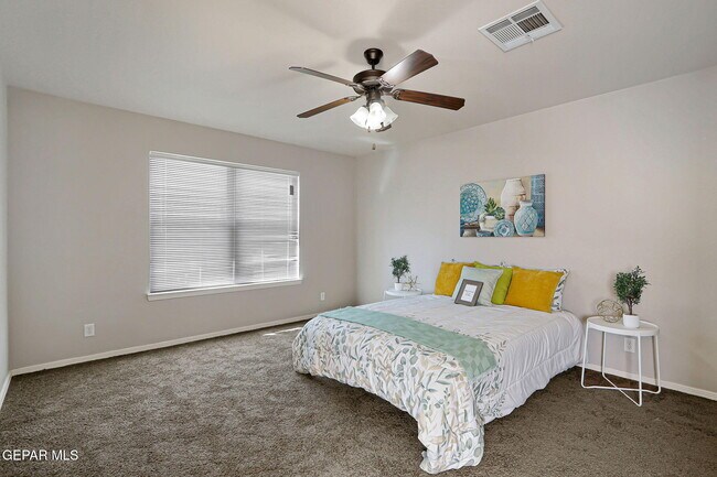 Building Photo - 1290 Hidden Bend Pl