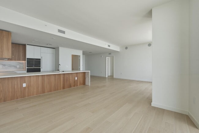 Building Photo - 1400 Biscayne Blvd