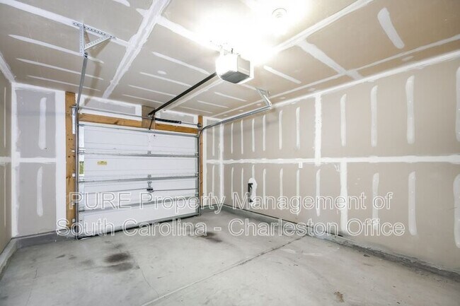 Building Photo - 191 Emerald Isle Dr