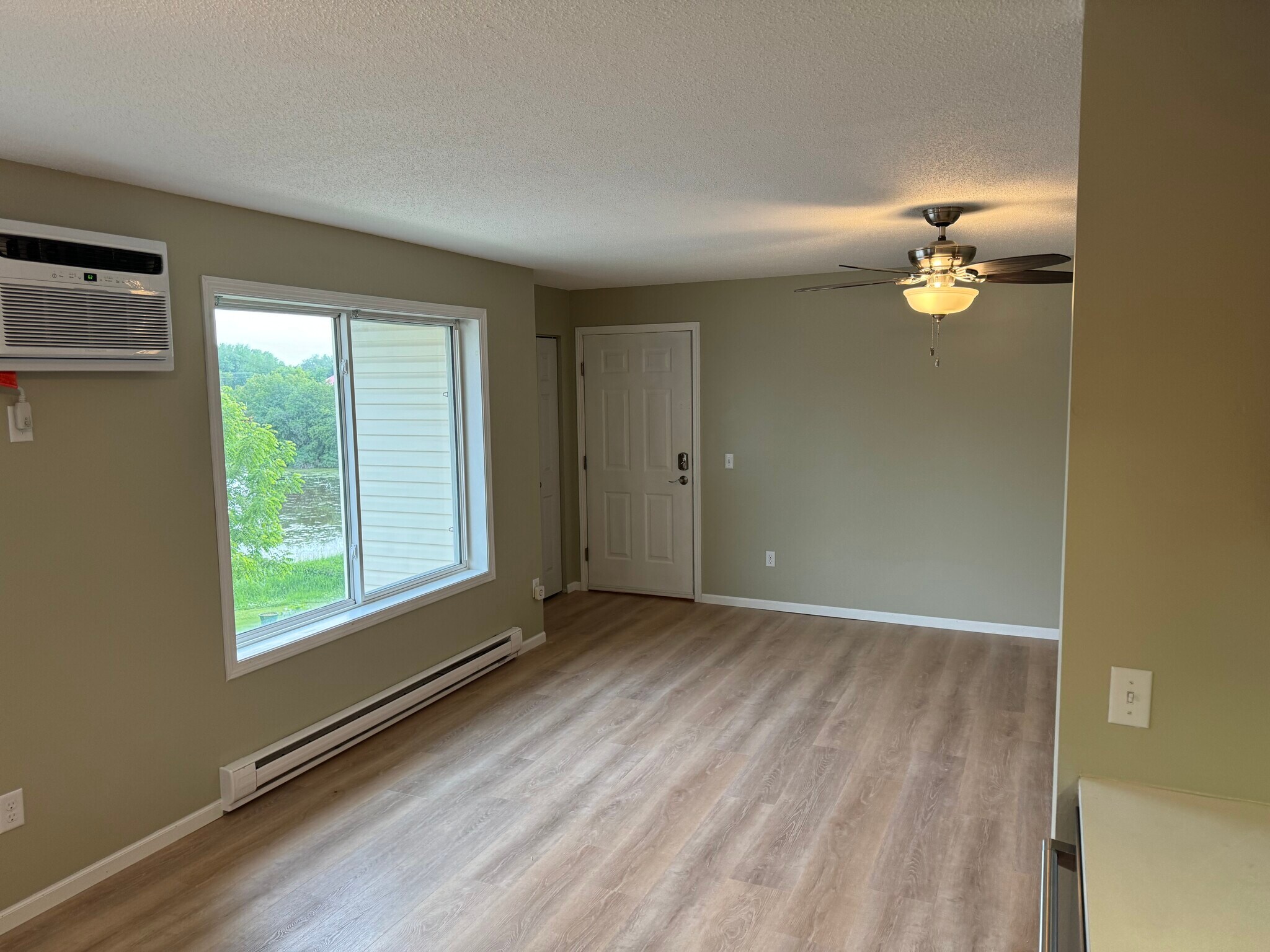 Building Photo - 615 11th Street Southwest