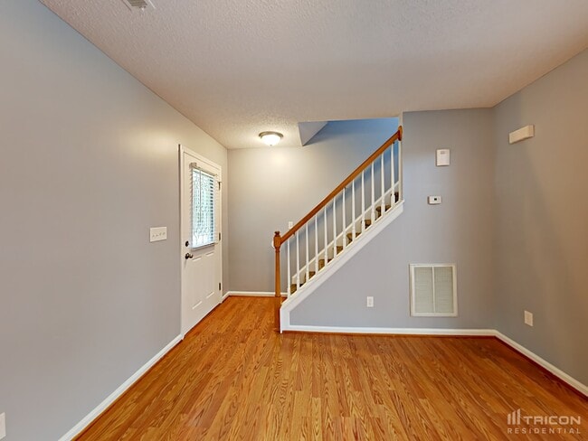 Building Photo - 7525 Rolling Meadows Ln