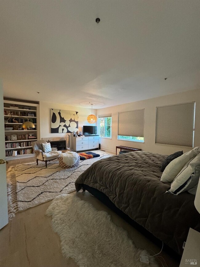 Building Photo - 67 Via Los Altos