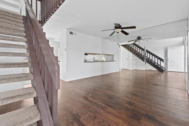 Building Photo - 1 Bedroom Townhouse With Hardwood Flooring...