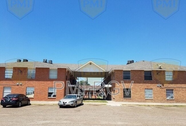 Building Photo - Estrella Apartments