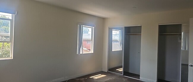 Building Photo - 33(1230)