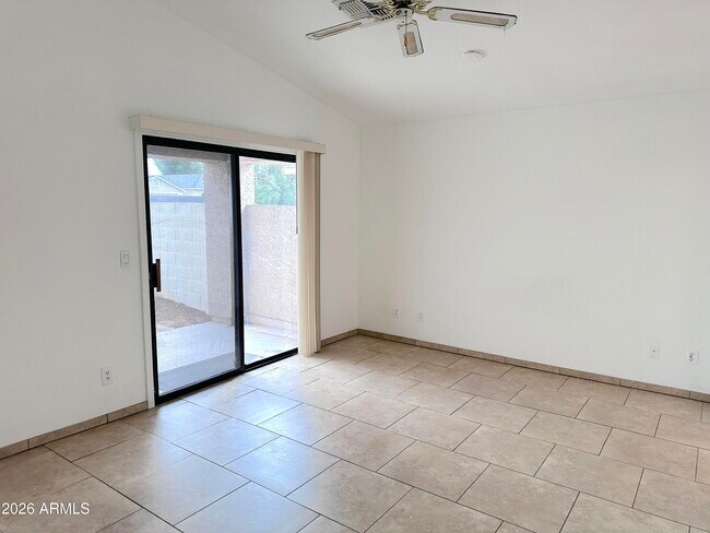 Building Photo - 4725 E Brown Rd