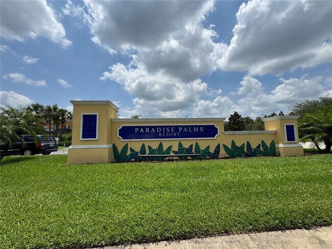 Building Photo - 8977 Coco Palm Rd