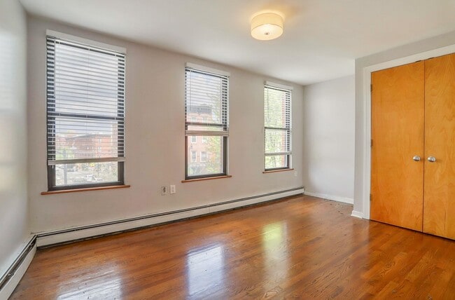 Building Photo - 197 Newark Ave