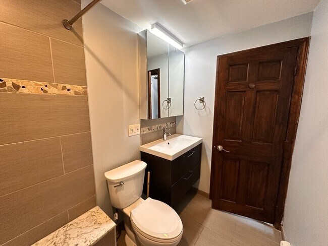 Building Photo - 474 E 7th St