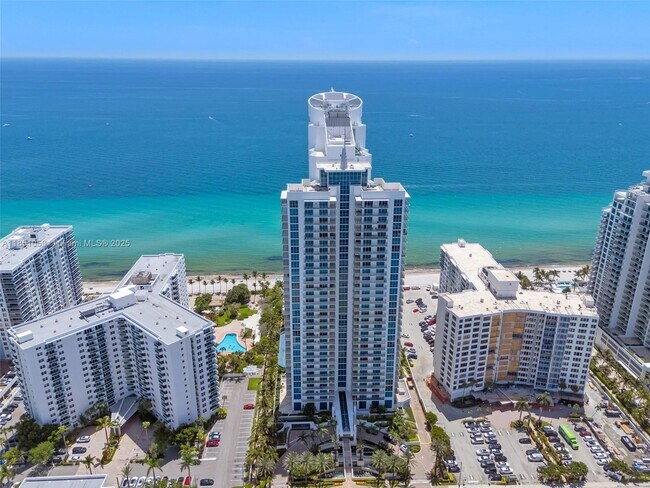 Primary Photo - 3101 S Ocean Dr