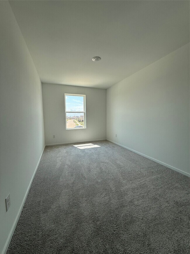 Building Photo - 3061 Fantasy Ter Dr