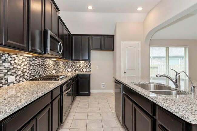Building Photo - 9735 Stratton Ridge Dr