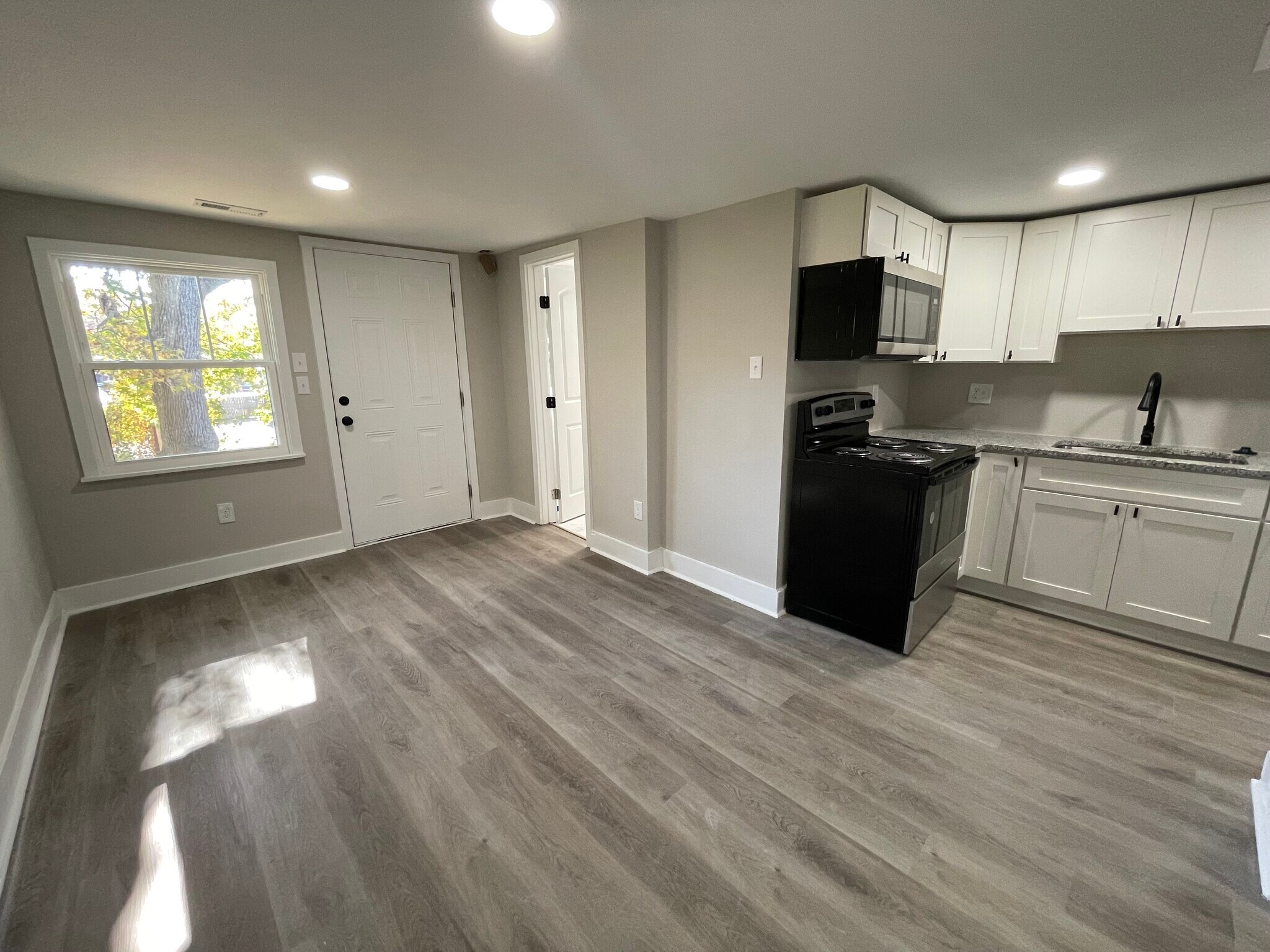 Building Photo - 3615 Stockton St