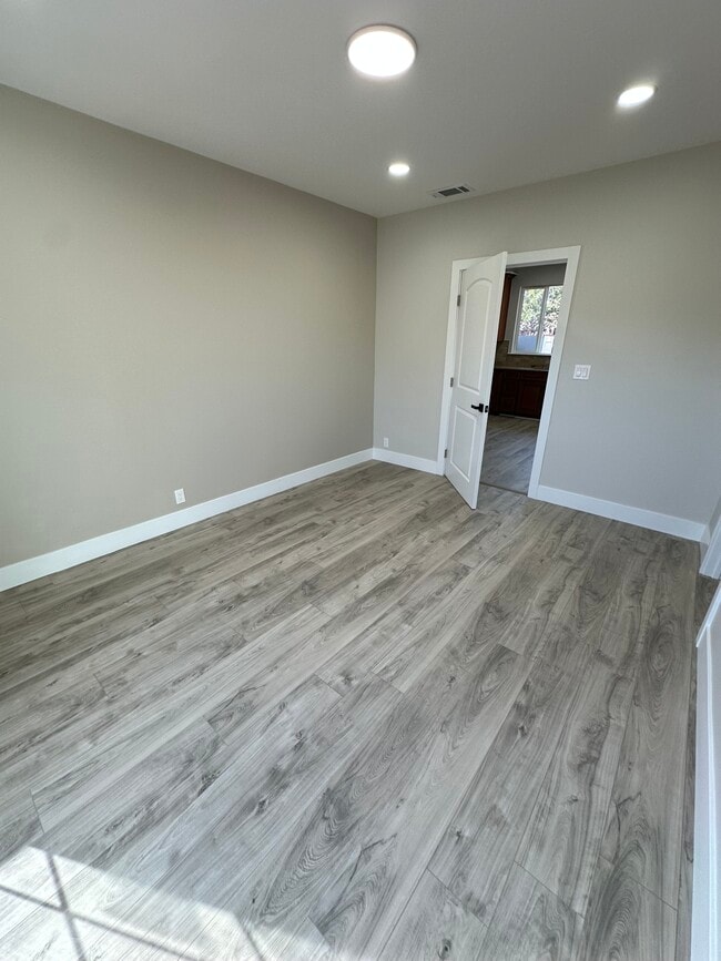 Building Photo - 4231 Davis St