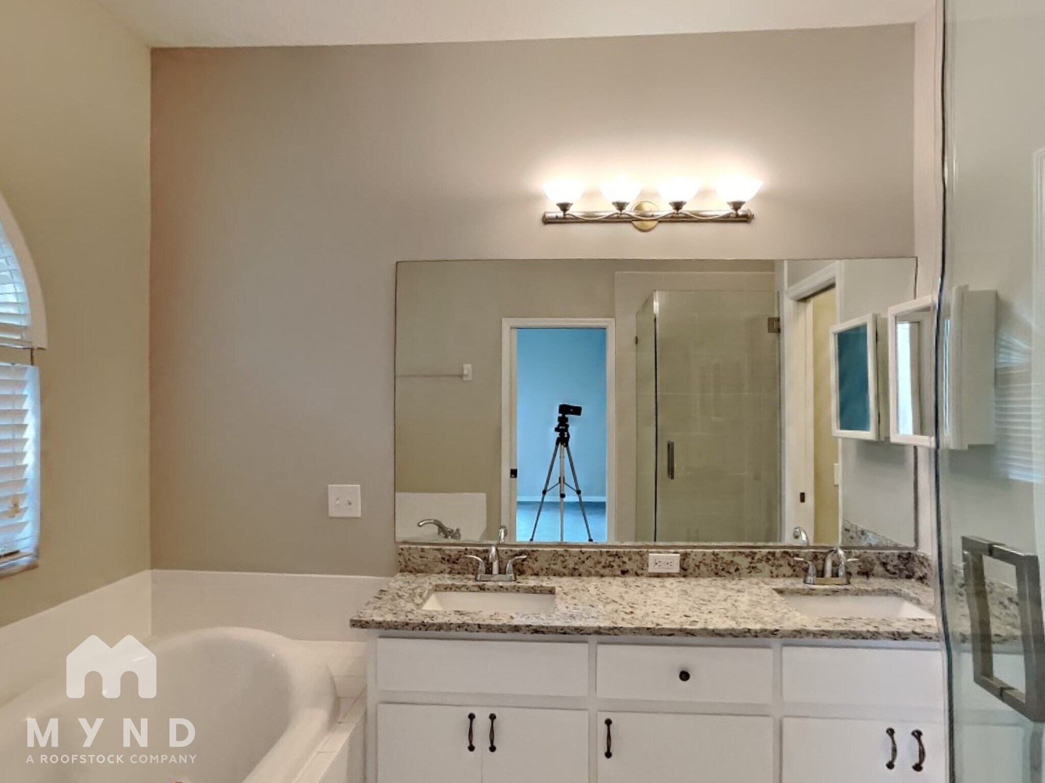 Building Photo - 12042 Lake Allen Dr