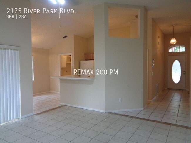 Building Photo - 2125 River Park Blvd