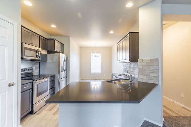 Building Photo - Central 3 bed 2 bath home