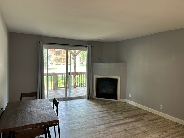 Building Photo - 1875 Tall Oaks Dr