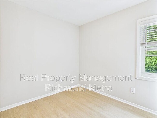 Building Photo - 2701 Midlothian Tpke