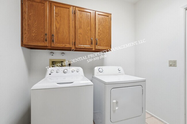 Building Photo - 5810 E Chiricahua Trail