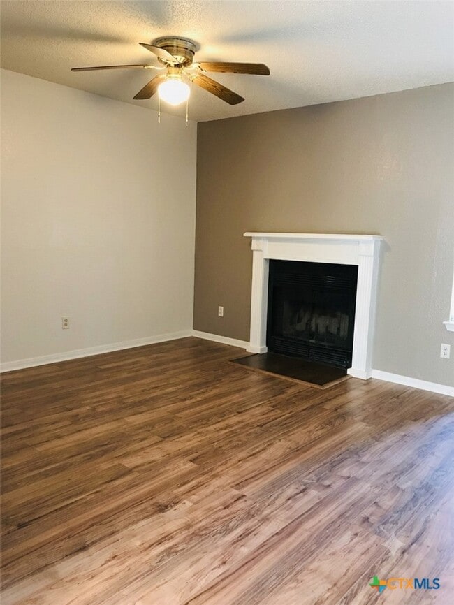 Building Photo - 204 Jason Dr