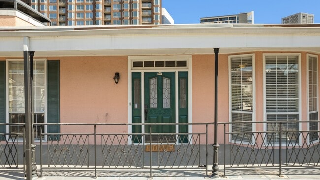 Building Photo - 3208 Cole Ave