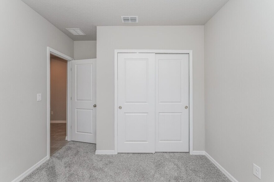Building Photo - 38981 Harlow Rose Dr