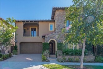 Building Photo - 16 Spanish Moss