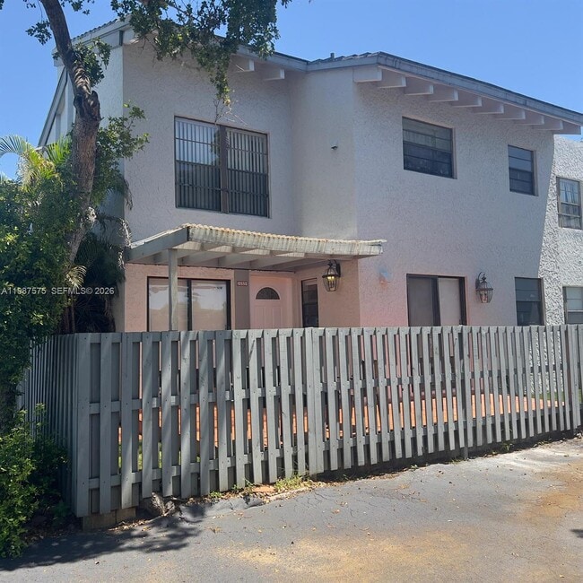 Building Photo - 10550 NW 7th Terrace