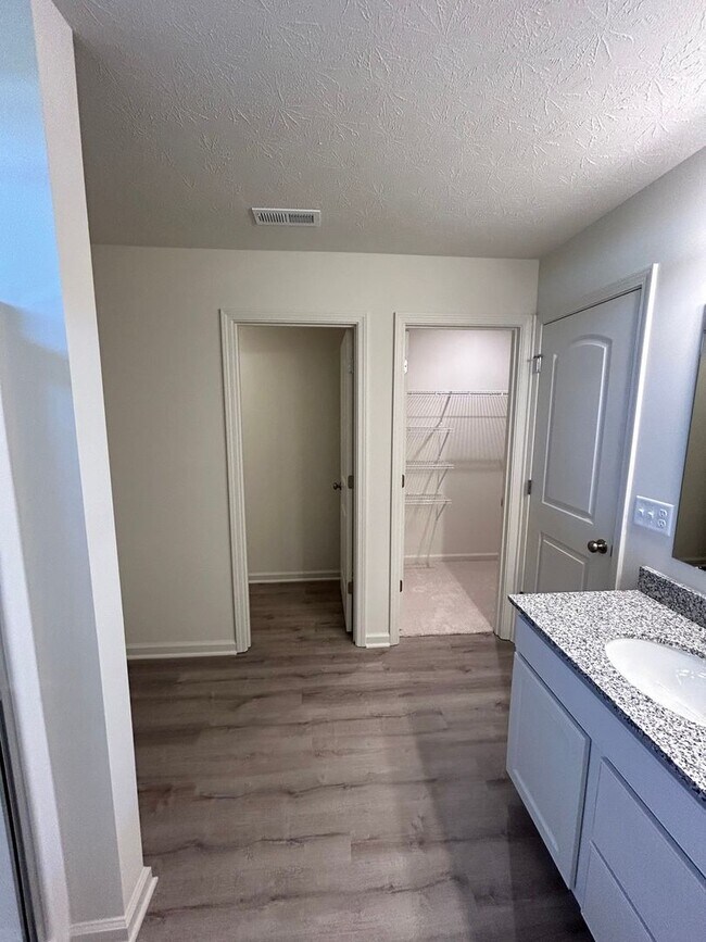 Building Photo - Newly Constructed 5 Bedroom Single Family Home in Brownsburg