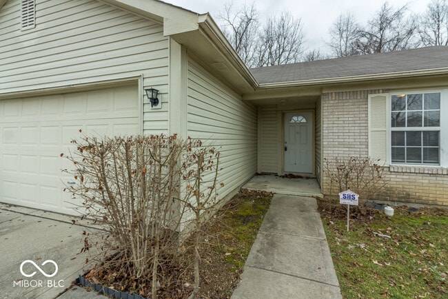 Building Photo - 5810 Rolling Bluff Ln