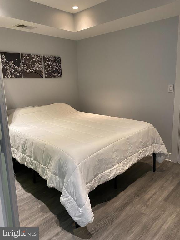 Building Photo - 1209 G St SE