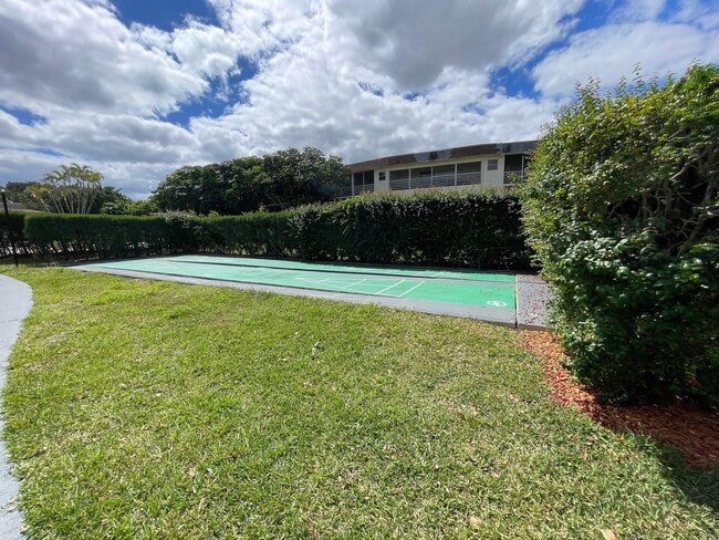 Building Photo - 2100 Springdale Blvd