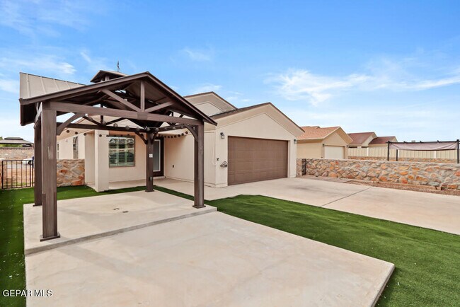 Building Photo - 1908 Thomas Lackland St