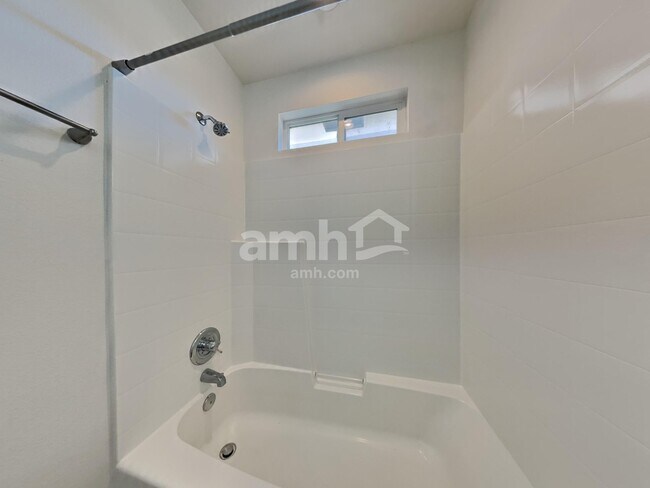 Building Photo - 1405 W Chance Ct